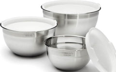 Cuisinart vista frontal de los tres boles mostrando tamaños y beneficio de organización