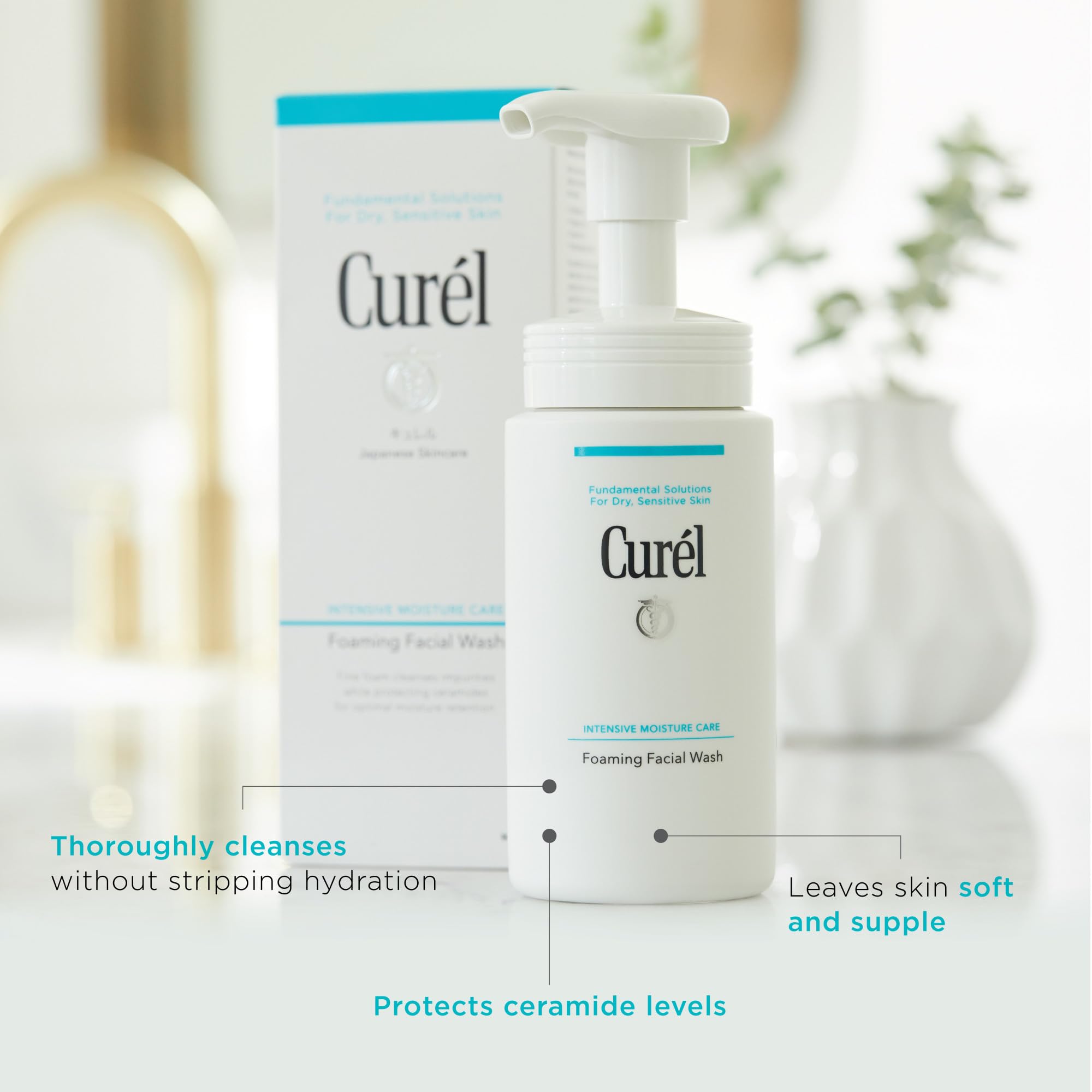 Curel detalle del dispensador práctico que facilita dosis controlada
