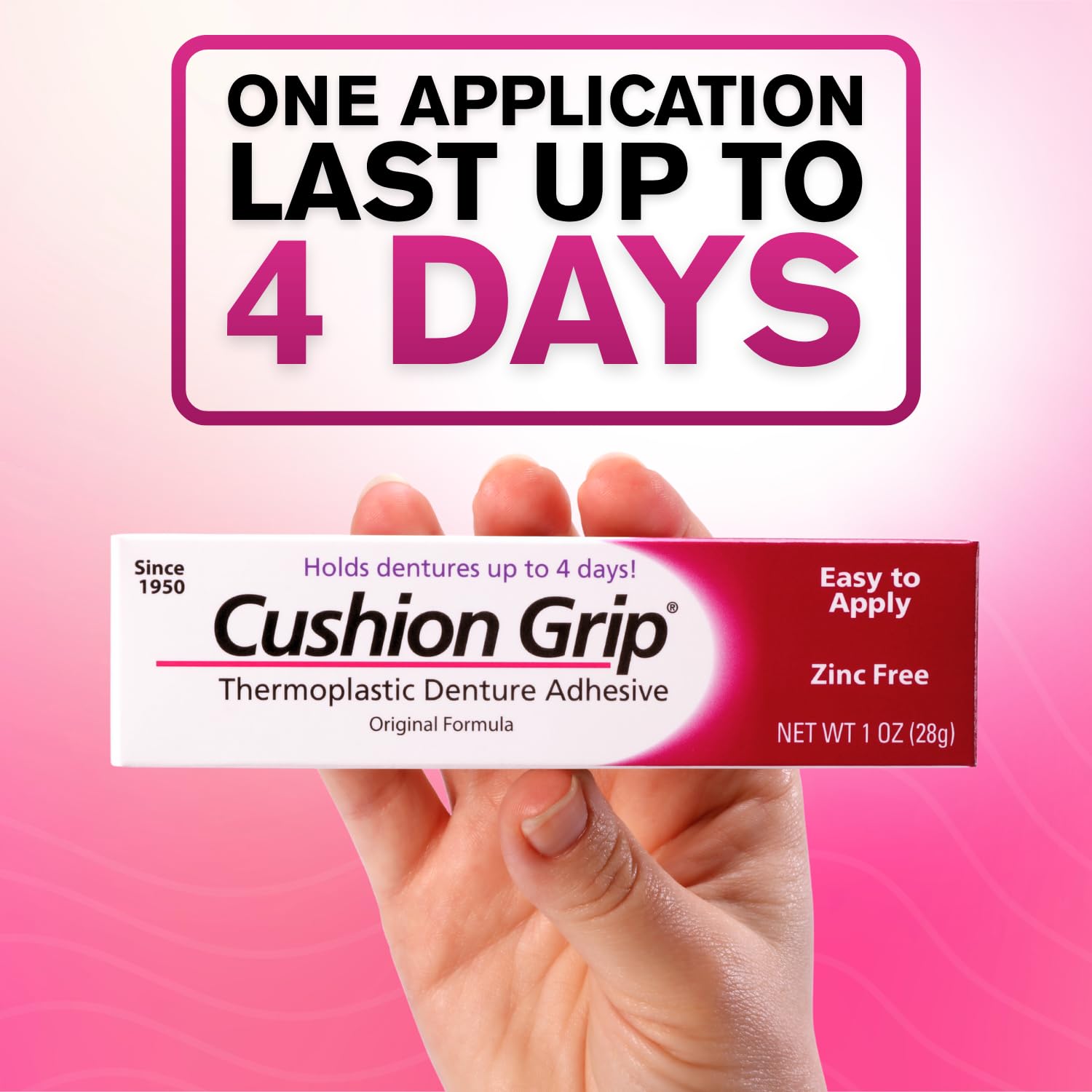 Cushion Grip aplicando adhesivo en la base de la prótesis para mejor ajuste