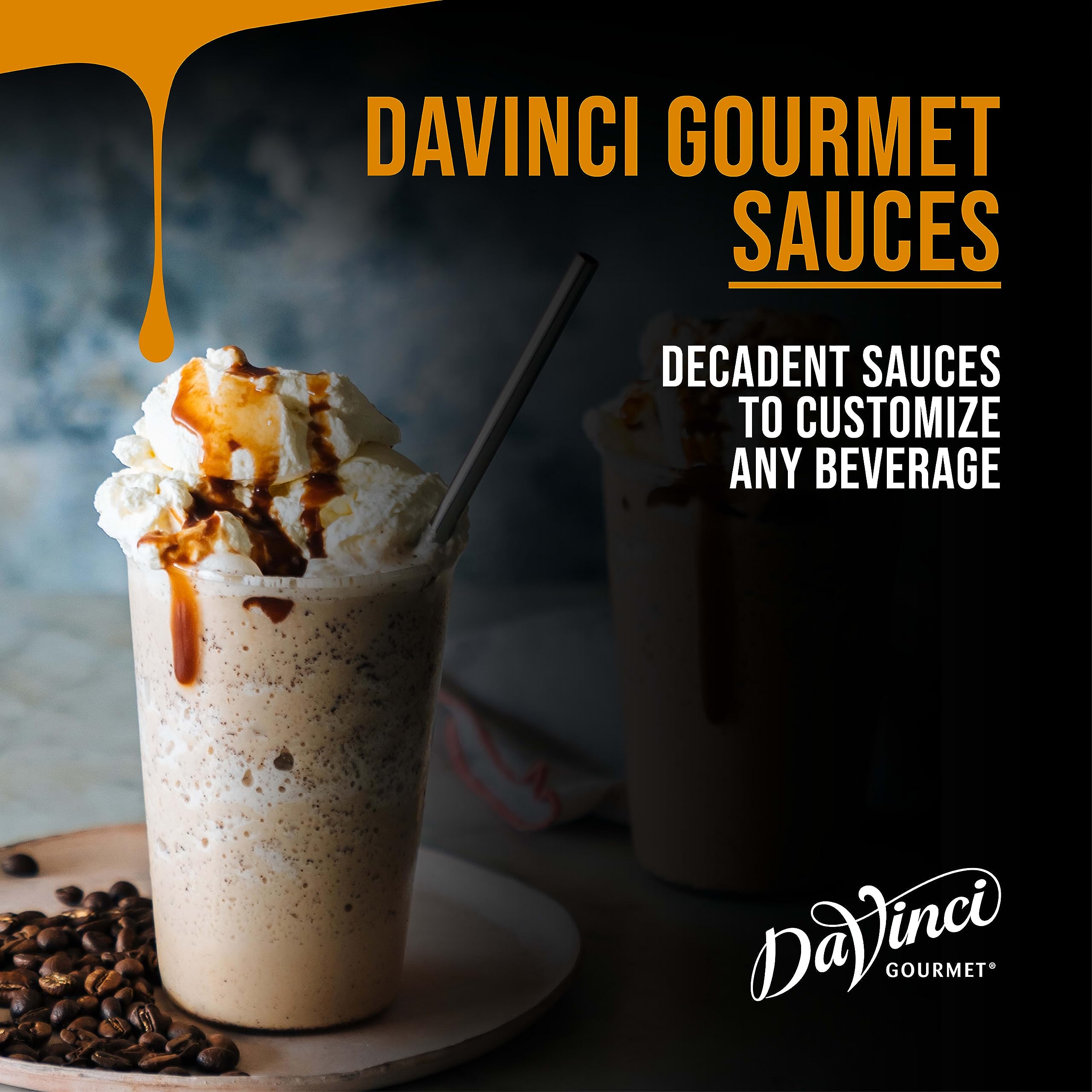 DaVinci Gourmet botella vertiendo en taza de café para sabor intenso sin azúcar