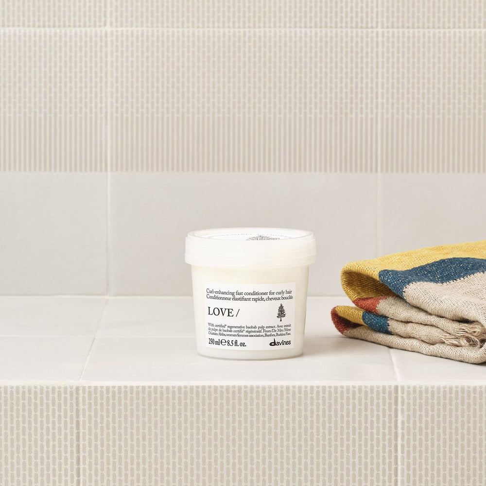 Davines comparación de tamaño 250 ml para entender la escala