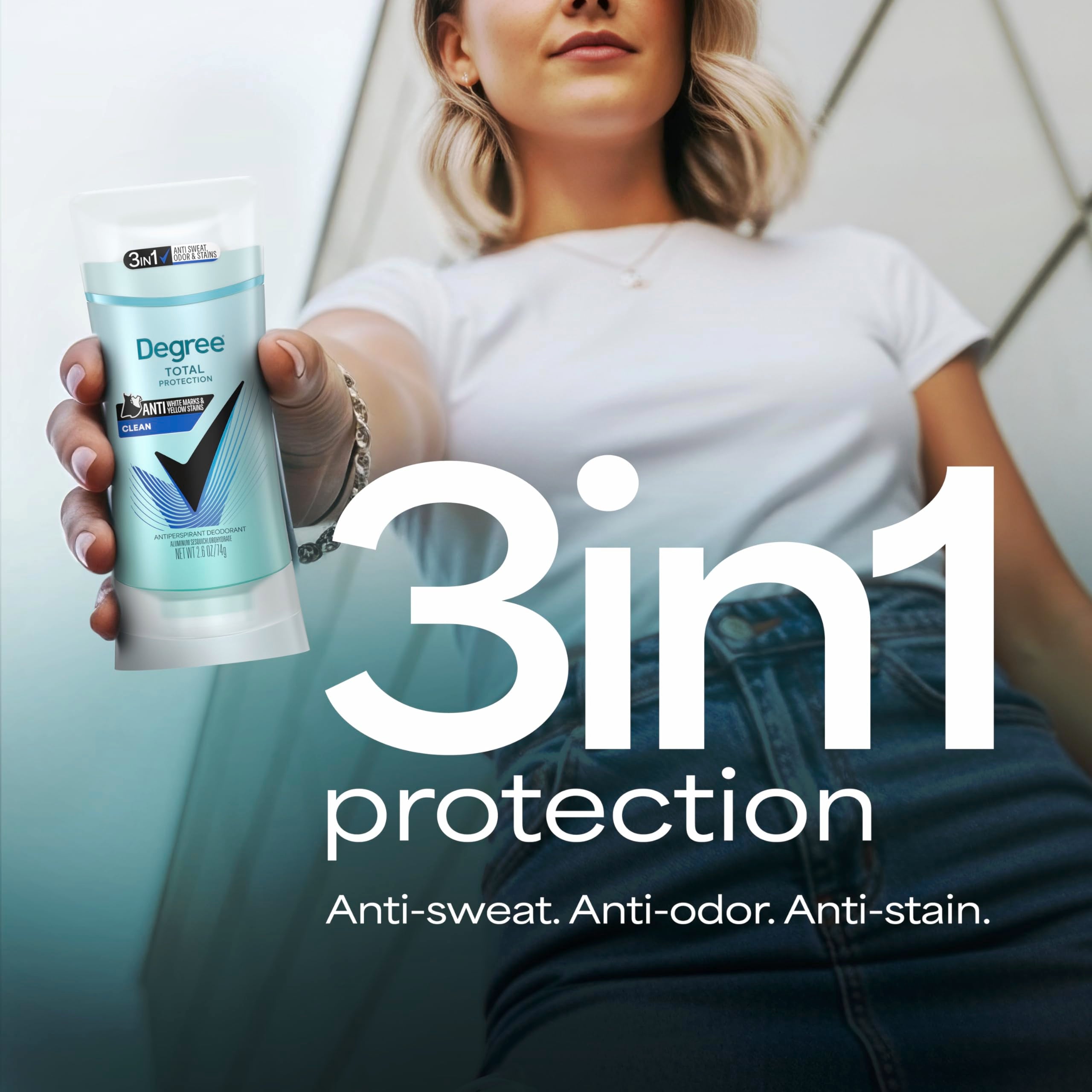 Degree Pure Clean en uso aplicando con la mano para protección activa