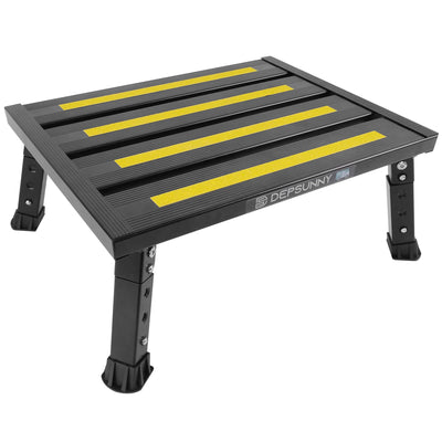 DEPSUNNY vista frontal del escalón con plataforma ancha y acabado negro, seguridad aumentada