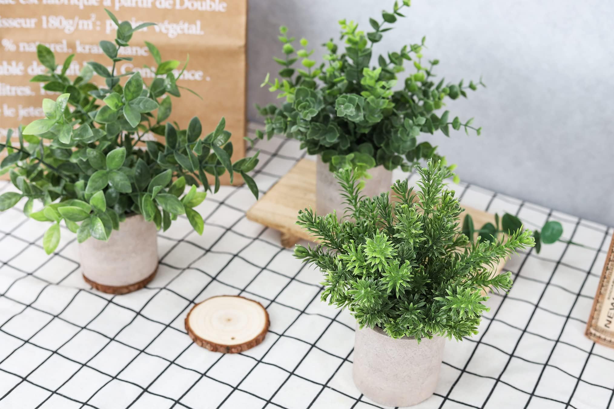 Der Rose planta en encimera de baño añade frescura sin mantenimiento