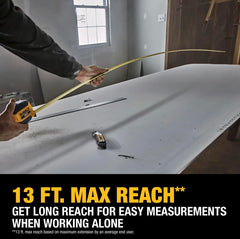 DEWALT detalle de la hoja con recubrimiento duradero y legible