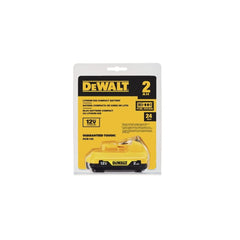 DEWALT DCB122 junto a una regla para comparar tamaño y facilitar transporte