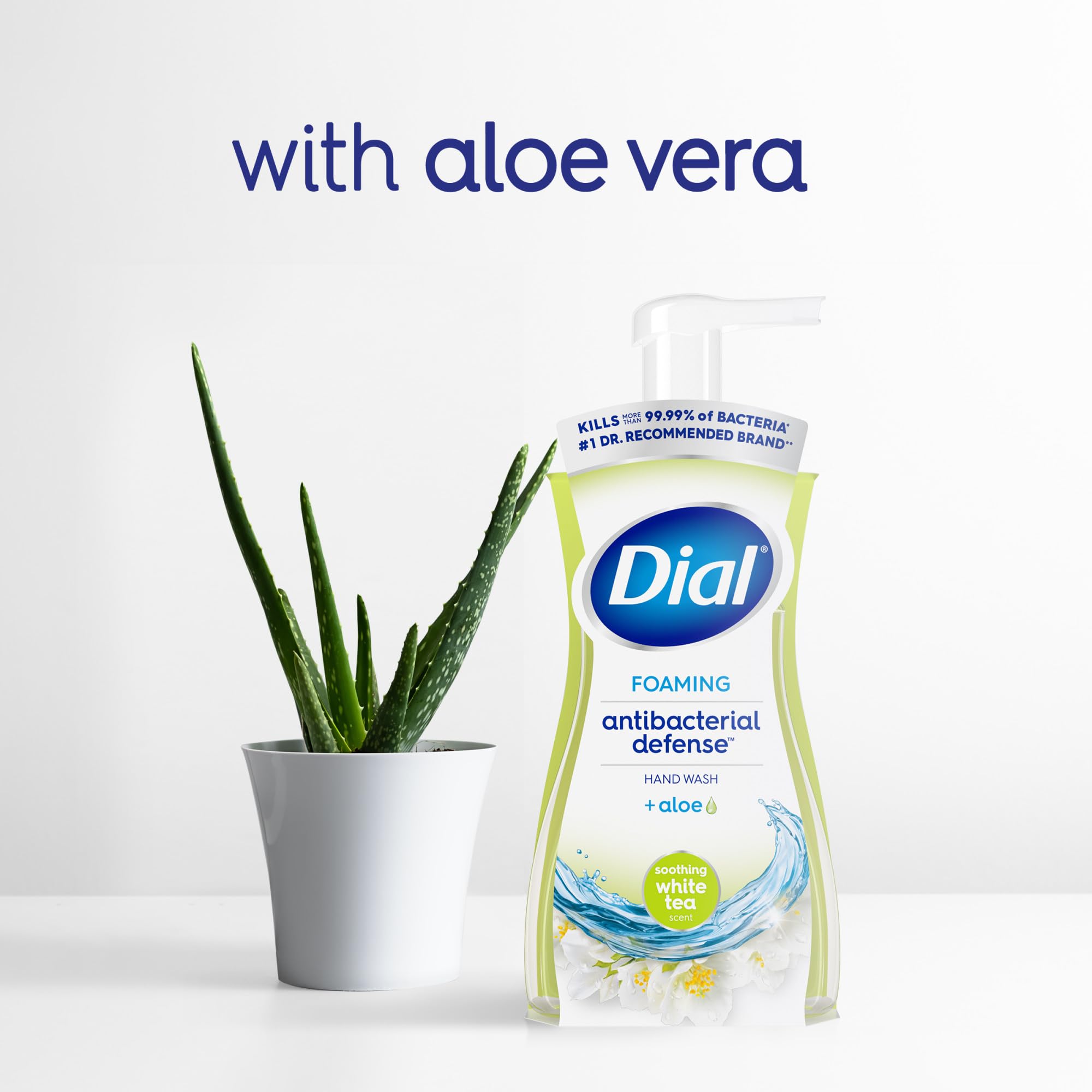 Dial botella con símbolo reciclable indicando menor impacto plástico y reutilización