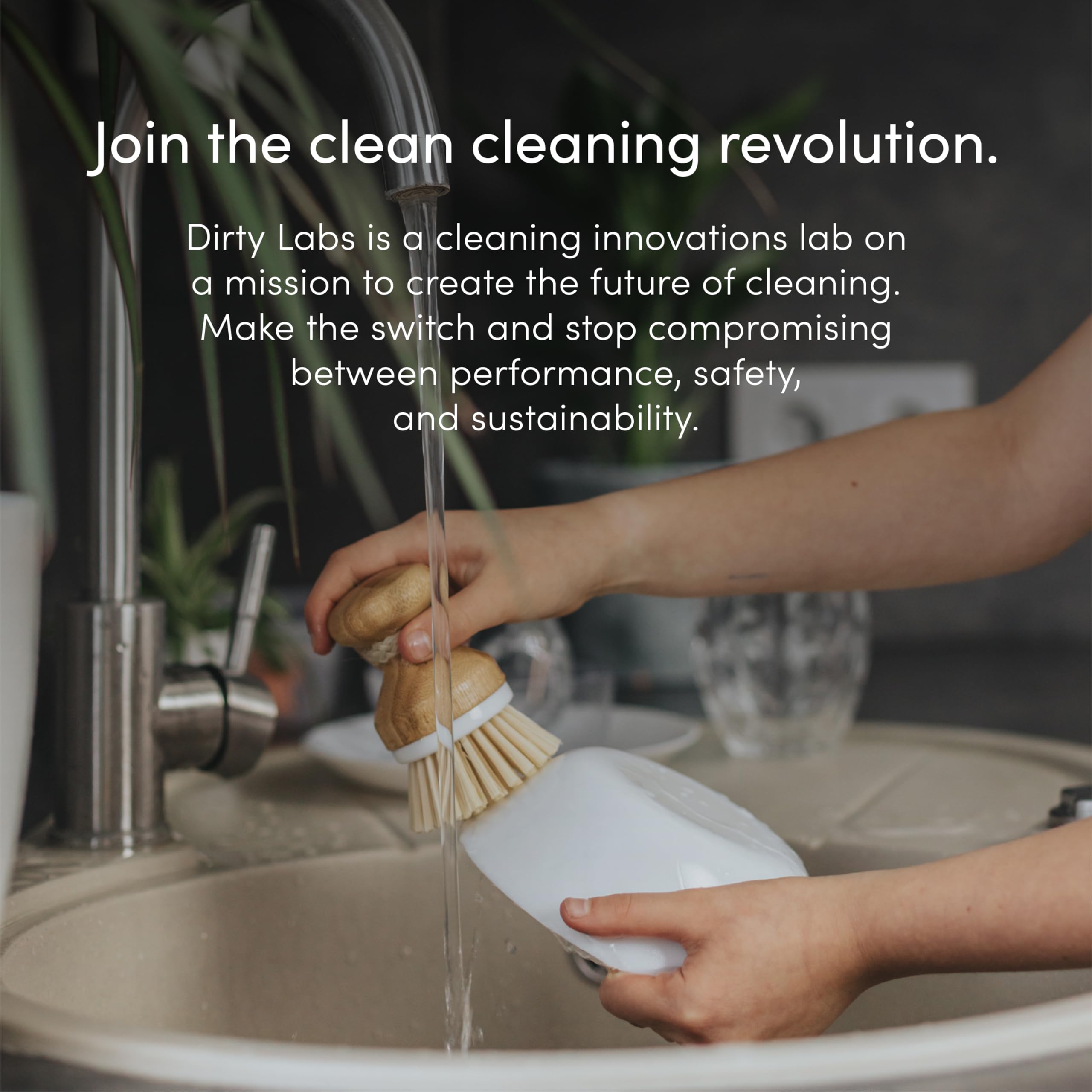 Dirty Labs junto a objeto de referencia que muestra 48 lavados por envase