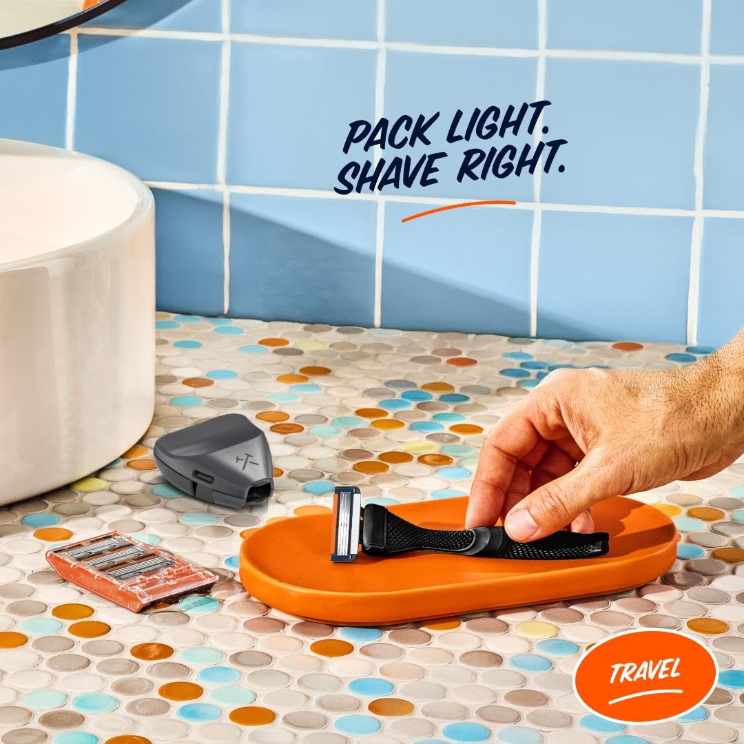 Dollar Shave Club detalle del cartucho Swift Rinse con cuatro hojas, limpieza fácil