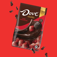 Dove primer plano del chocolate oscuro que muestra textura y calidad