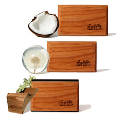 Drift ambientador de madera frontal mostrando diseño y clip metálico, frescura duradera