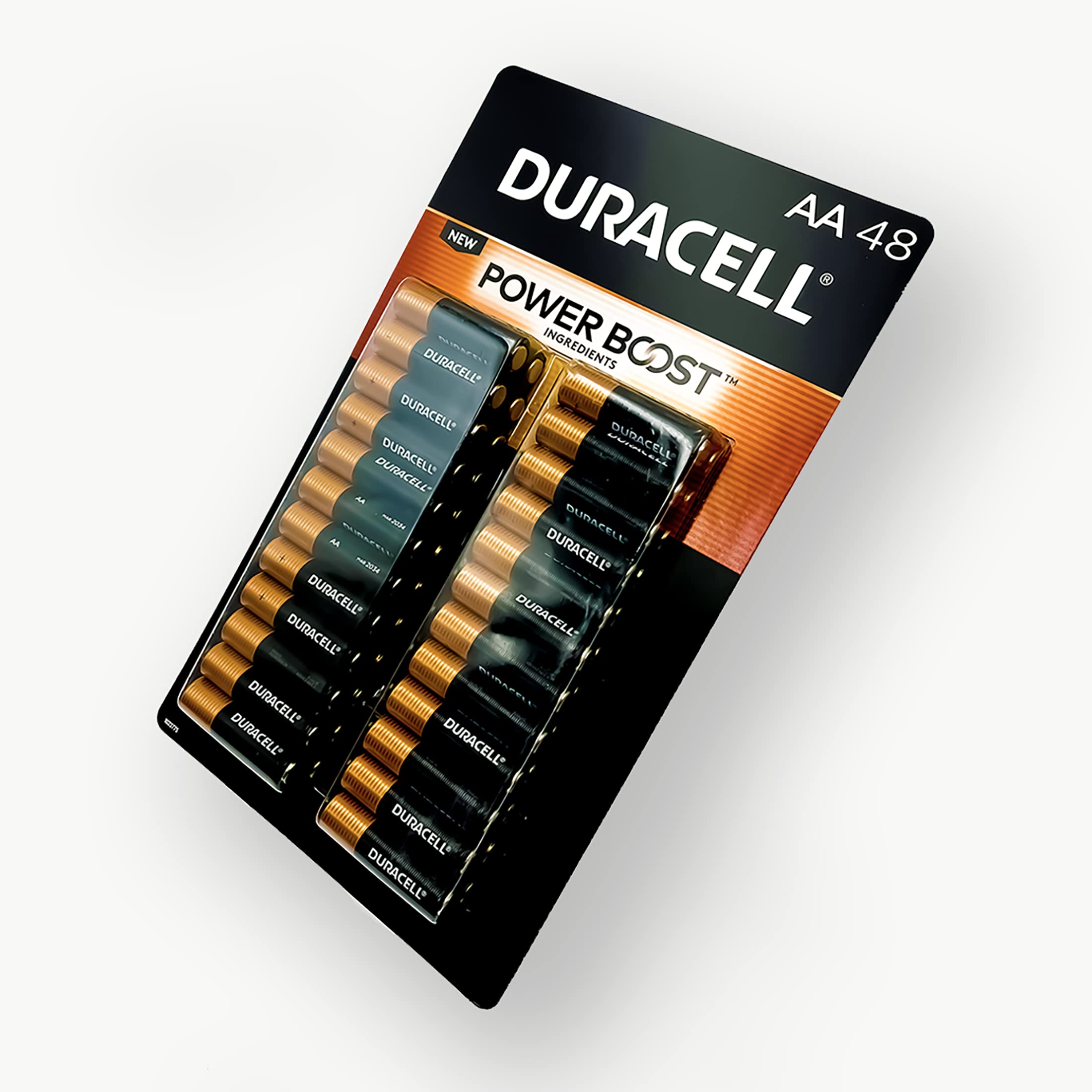 Duracell Coppertop en uso alimentando una linterna para mayor autonomía