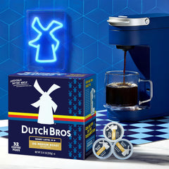 Taza servida con Dutch Bros OG Medium Roast mostrando color y claridad