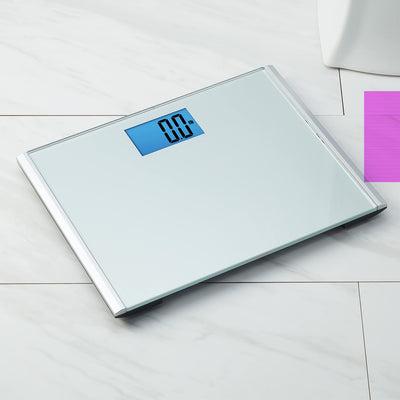 EatSmart en un baño moderno integrándose al estilo del hogar