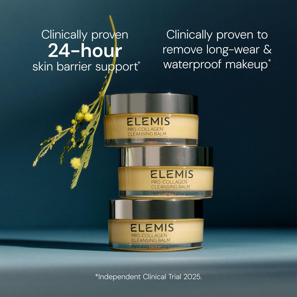 ELEMIS aplicación en manos masajeando el rostro para disolver maquillaje eficazmente