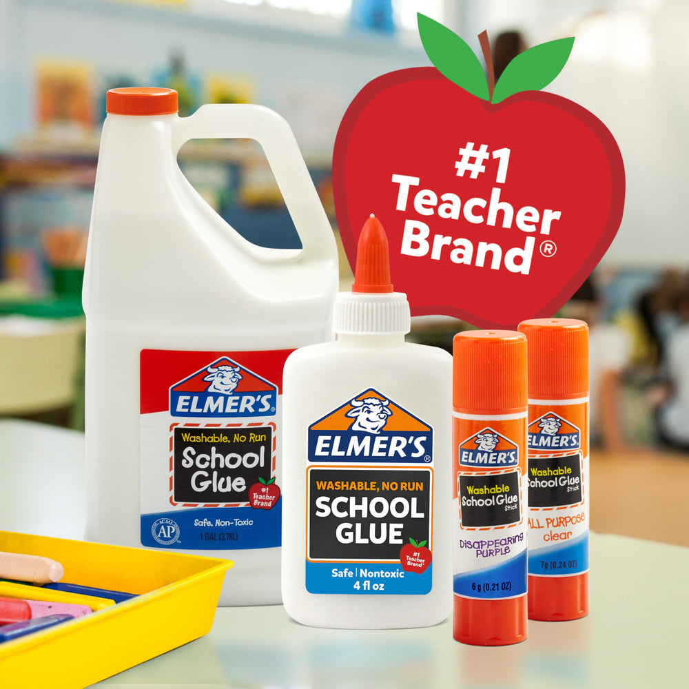 Elmer's envase de 1 galón al lado de objetos para comparar tamaño