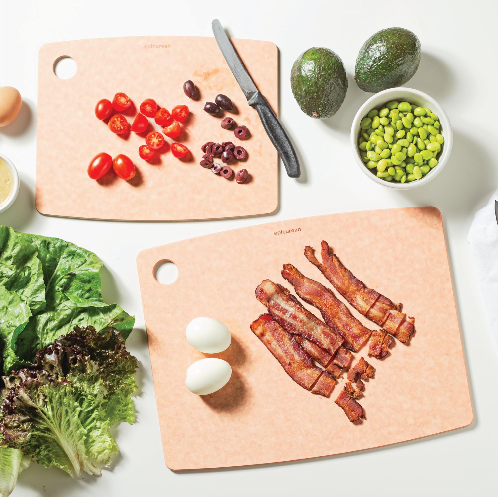 Epicurean tablero usado para servir aperitivos, ideal para presentación y funcionalidad