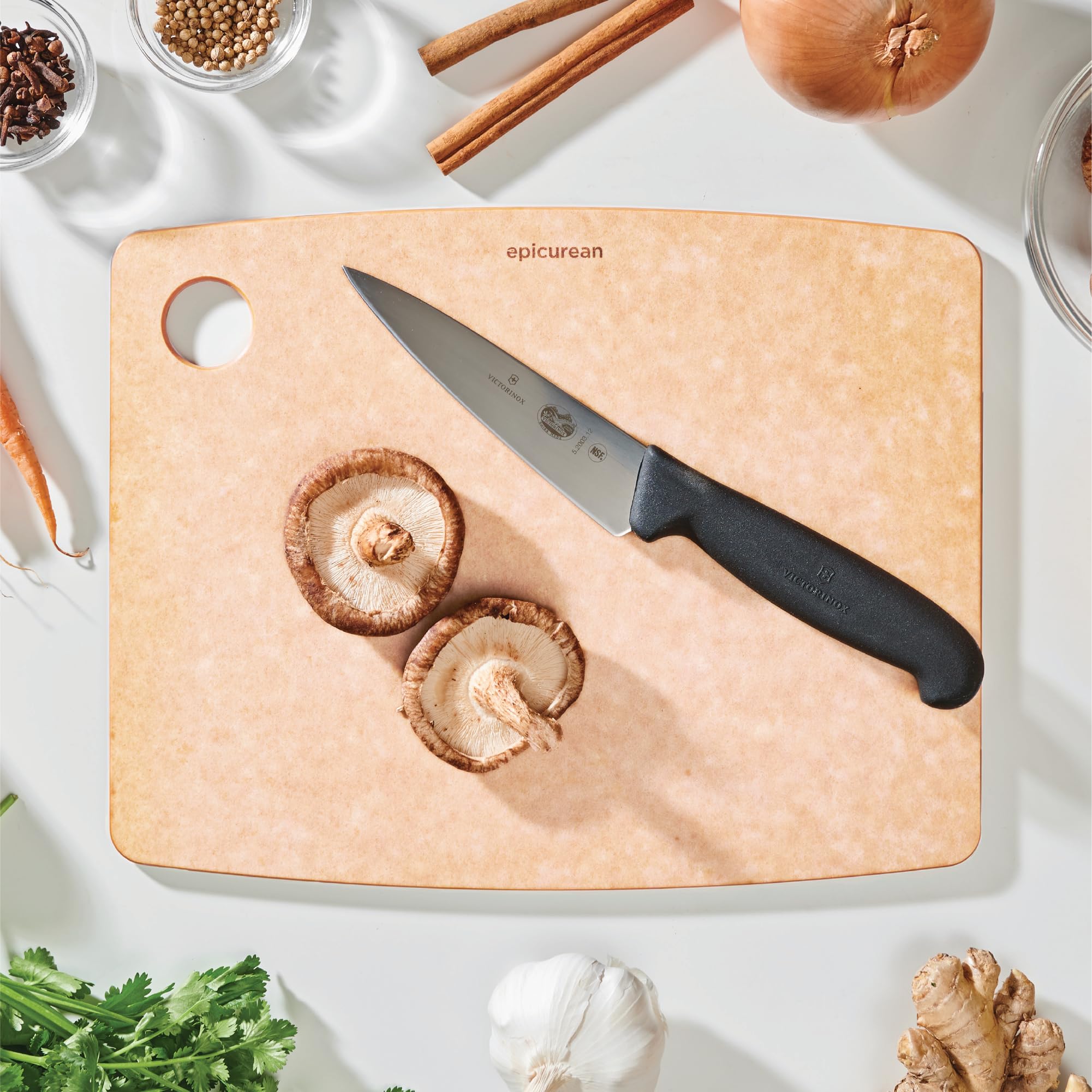 Epicurean primer plano de textura Richlite que demuestra resistencia y acabado no poroso