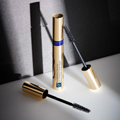 Comparación antes y después con Estée Lauder Sumptuous Extreme, pestañas más largas y densas