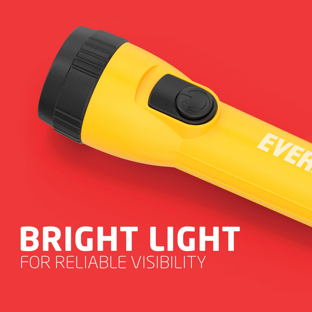 EVEREADY linterna en mano para comparar tamaño y facilidad de transporte