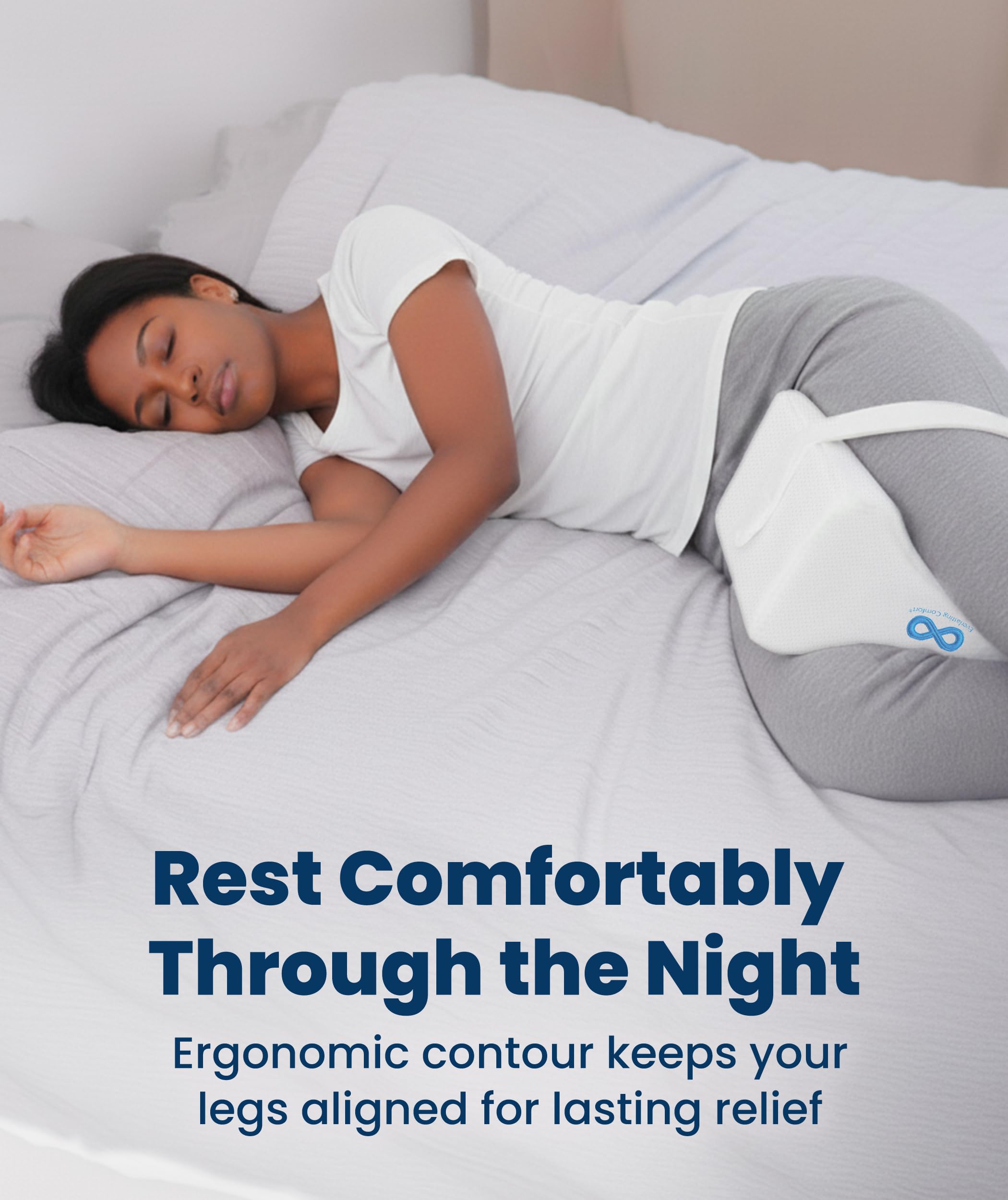 Everlasting Comfort uso del cojín en sofá como soporte de piernas y relajación