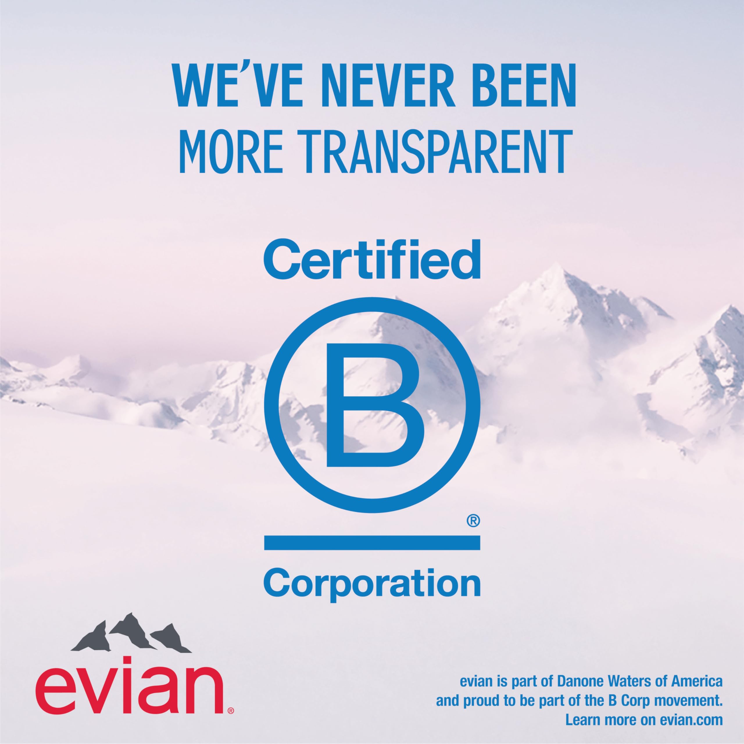 evian botella en nevera lista para servir fría y refrescar
