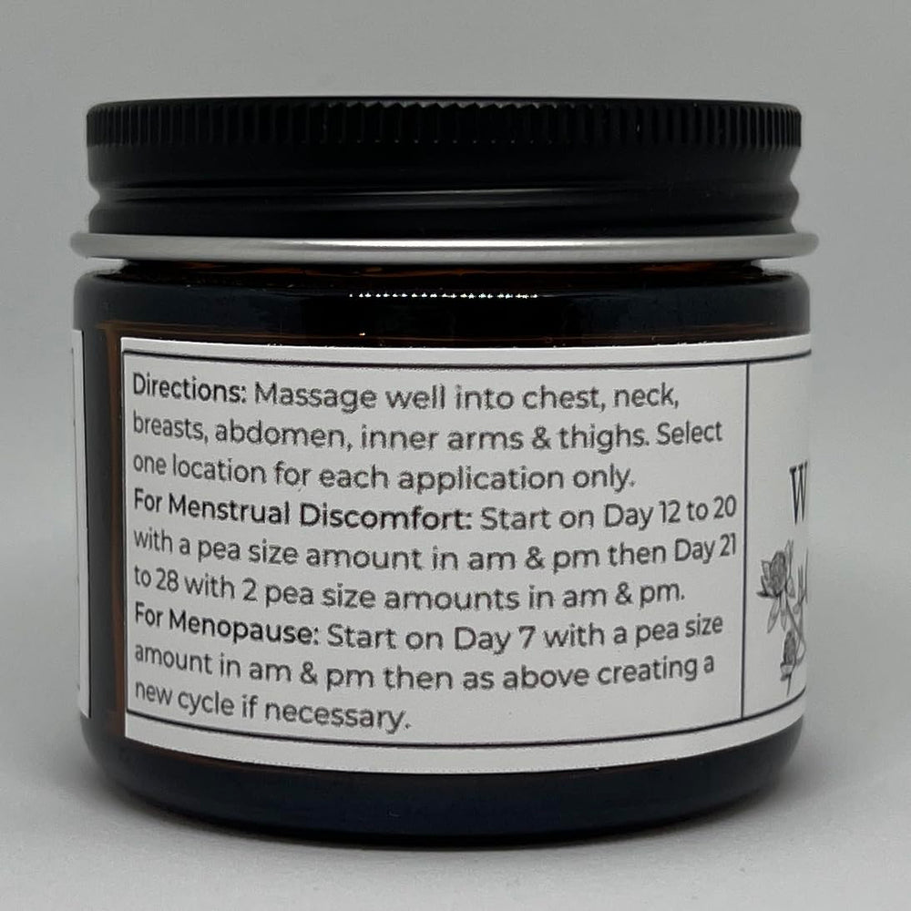 Faith and Grace Organics crema aplicada en mano ilustrando tamaño 2 oz y fácil uso diario