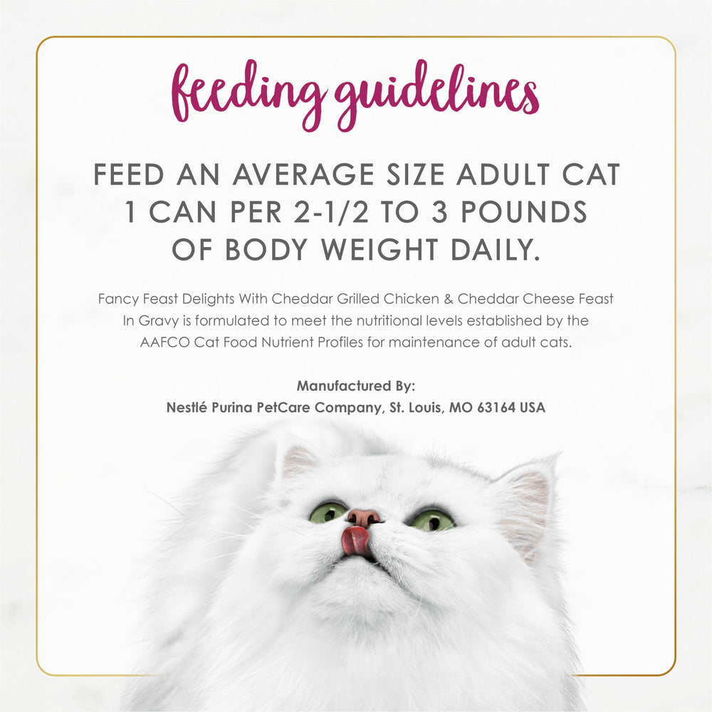 Fancy Feast lata junto a mano para comparar tamaño práctico