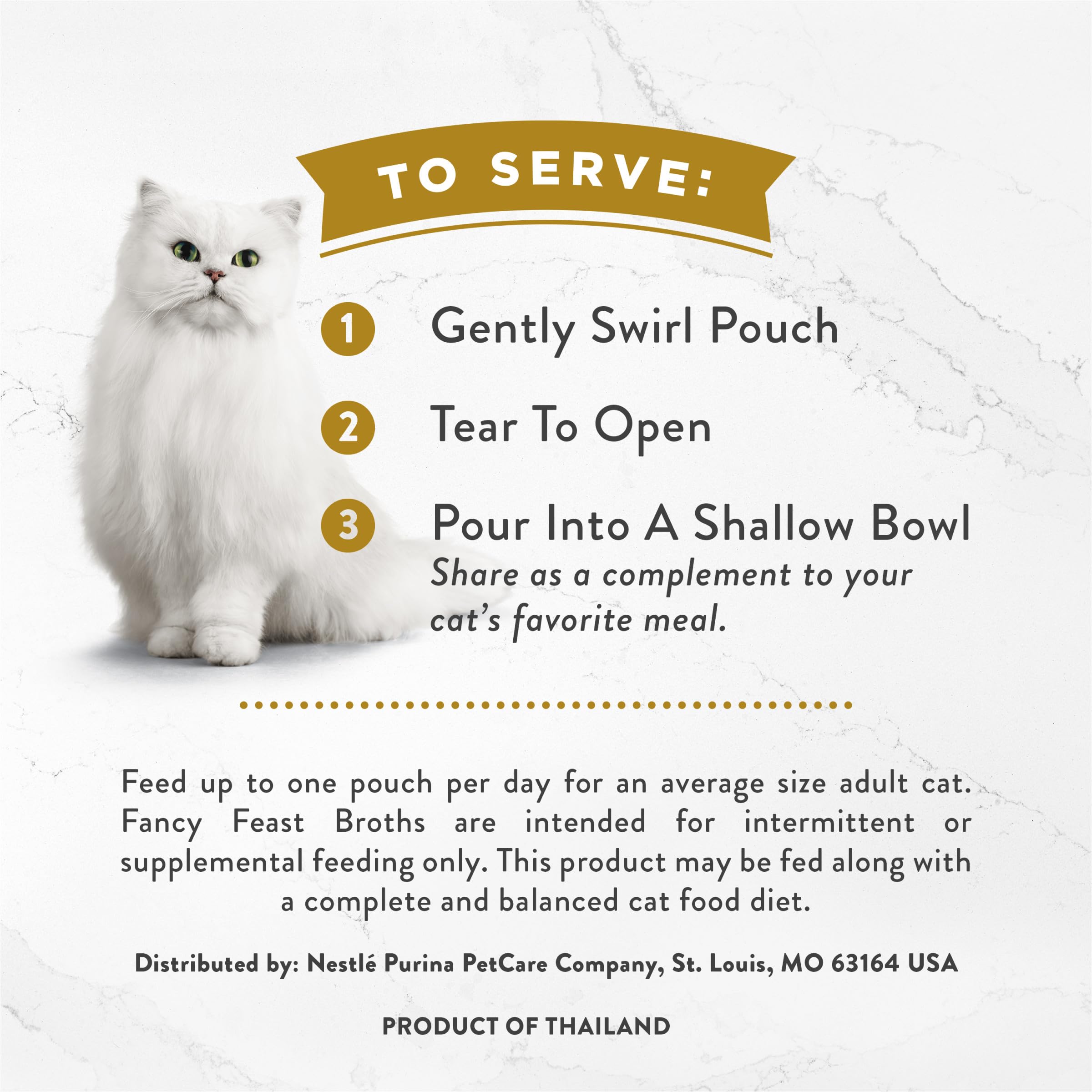 Fancy Feast en cocina sirviendo el brodo para comidas atractivas