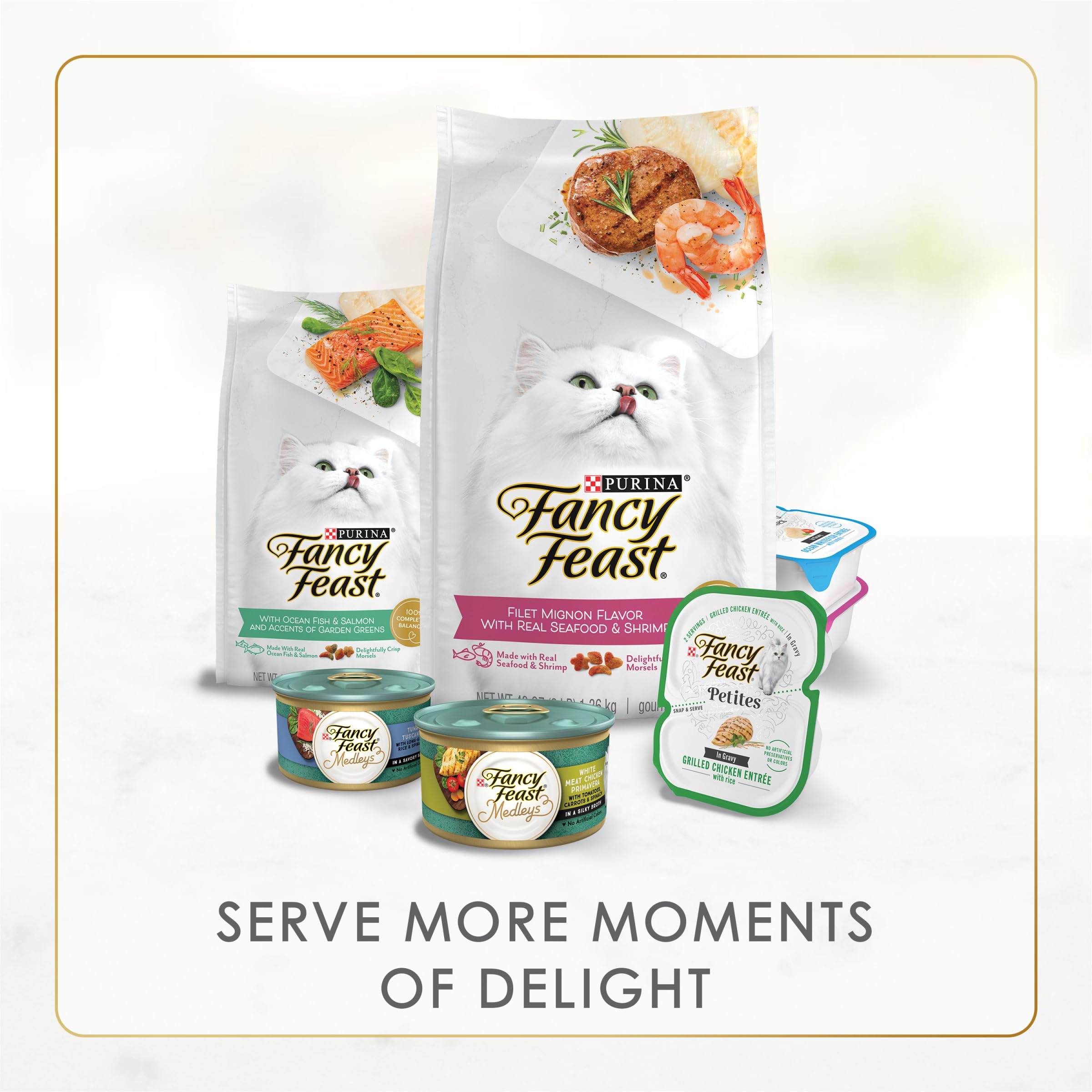 Fancy Feast paté servido en plato, aspecto apetitoso y elevada palatabilidad