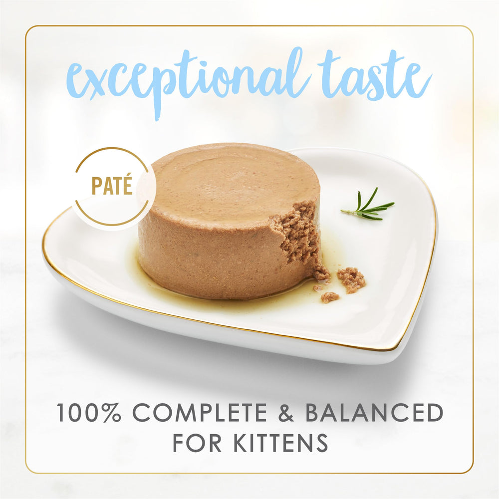 Fancy Feast etiqueta nutricional visible, información clara de vitaminas y minerales