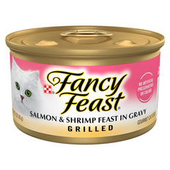 Fancy Feast lata frontal con salmón y camarón mostrando atractivo visual y confianza