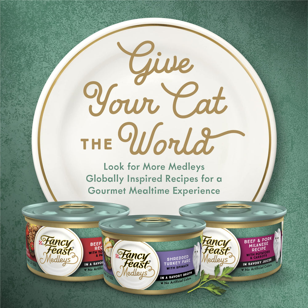 Fancy Feast gato comiendo del tazón, alta aceptación y disfrute