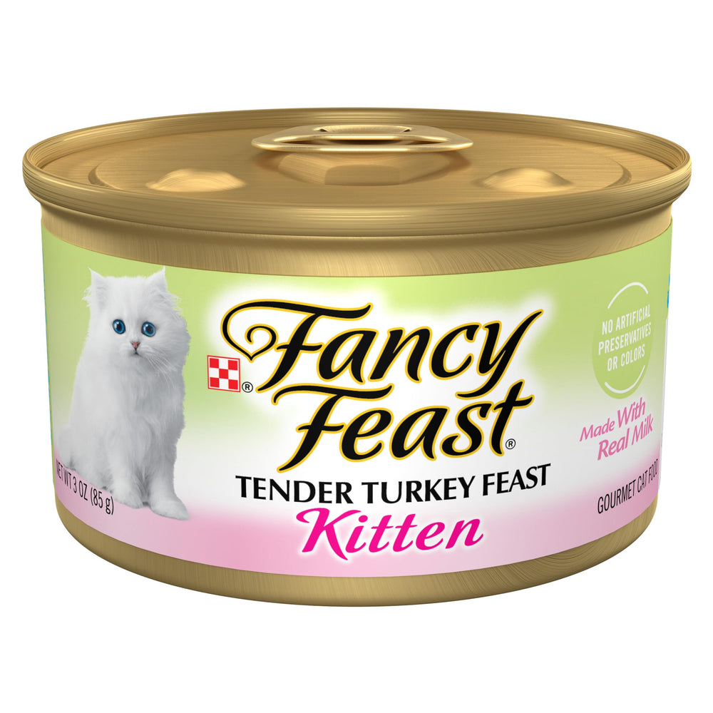 Fancy Feast lata frontal mostrando diseño y conveniencia para gatitos