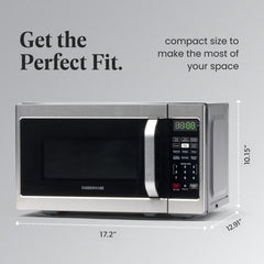 Farberware reheating pizza inside microwave demonstrating quick heating and meal-ready convenience