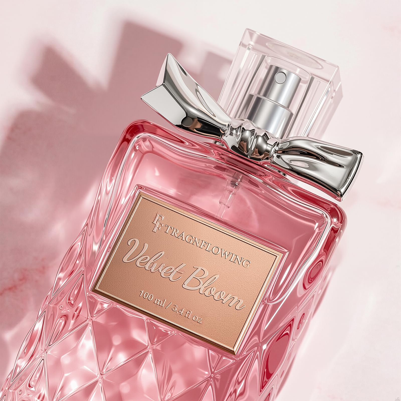 FF FRAGRFLOWING etiqueta legible en el frasco, muestra ingredientes clave