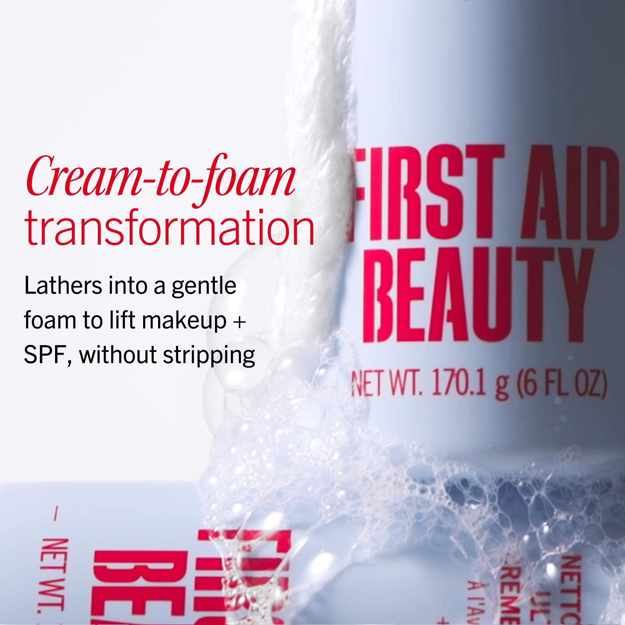 First Aid Beauty bomba higiénica en uso facilita dosificación y evita contaminación