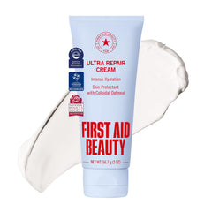 First Aid Beauty frasco frontal mostrando la etiqueta y alivio inmediato