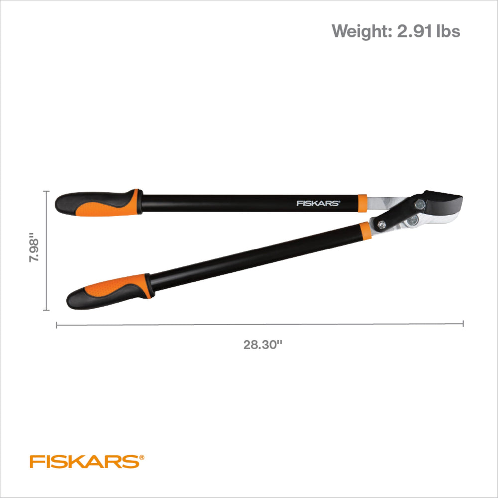 Fiskars lopper slicing a 1.75-inch branch proving rated cut capacity