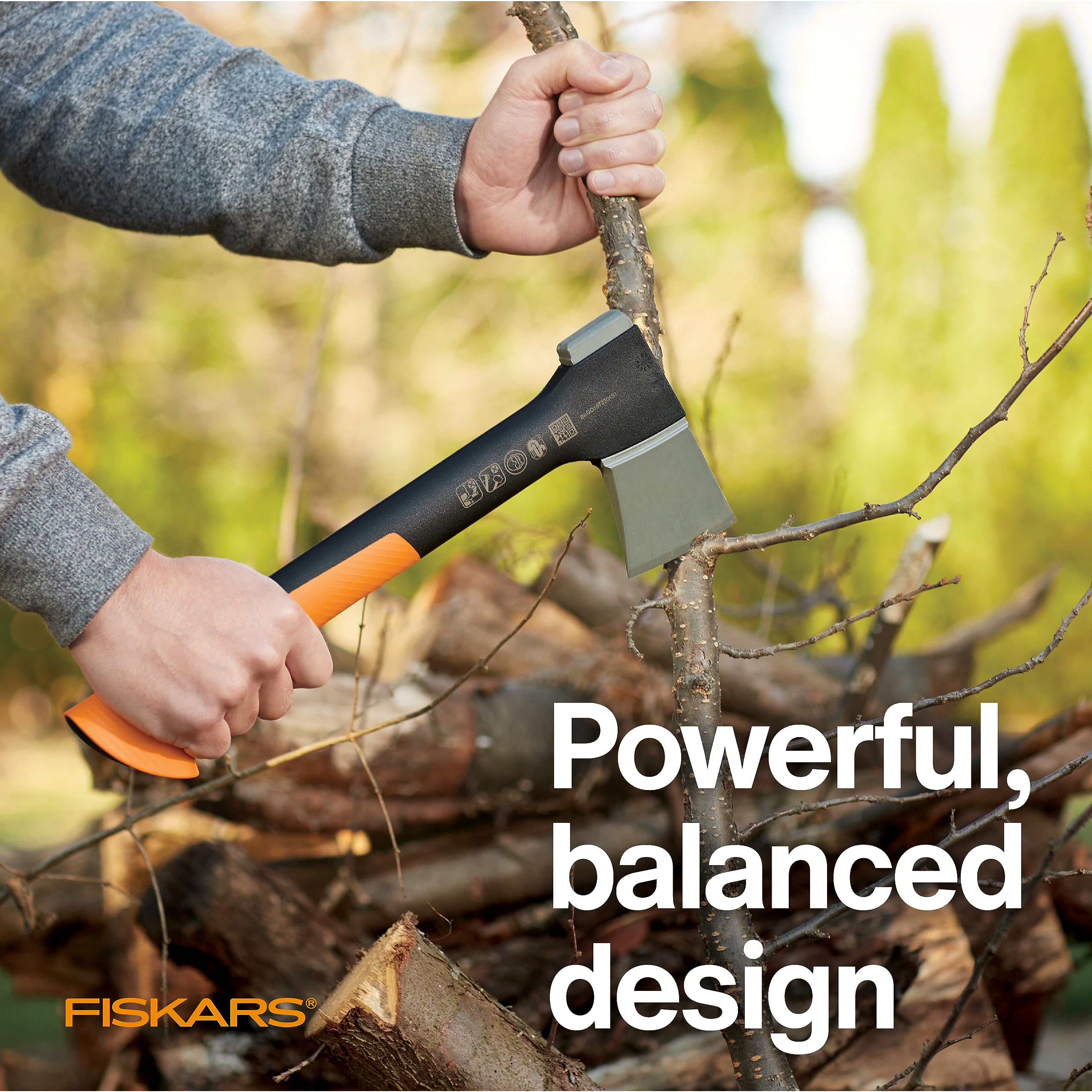 Fiskars X7 mango FiberComp con textura ergonómica para menor fatiga