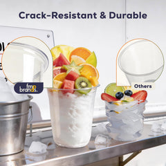 Fit Meal Prep vaso en uso con batido, tapa y popote para consumo fácil