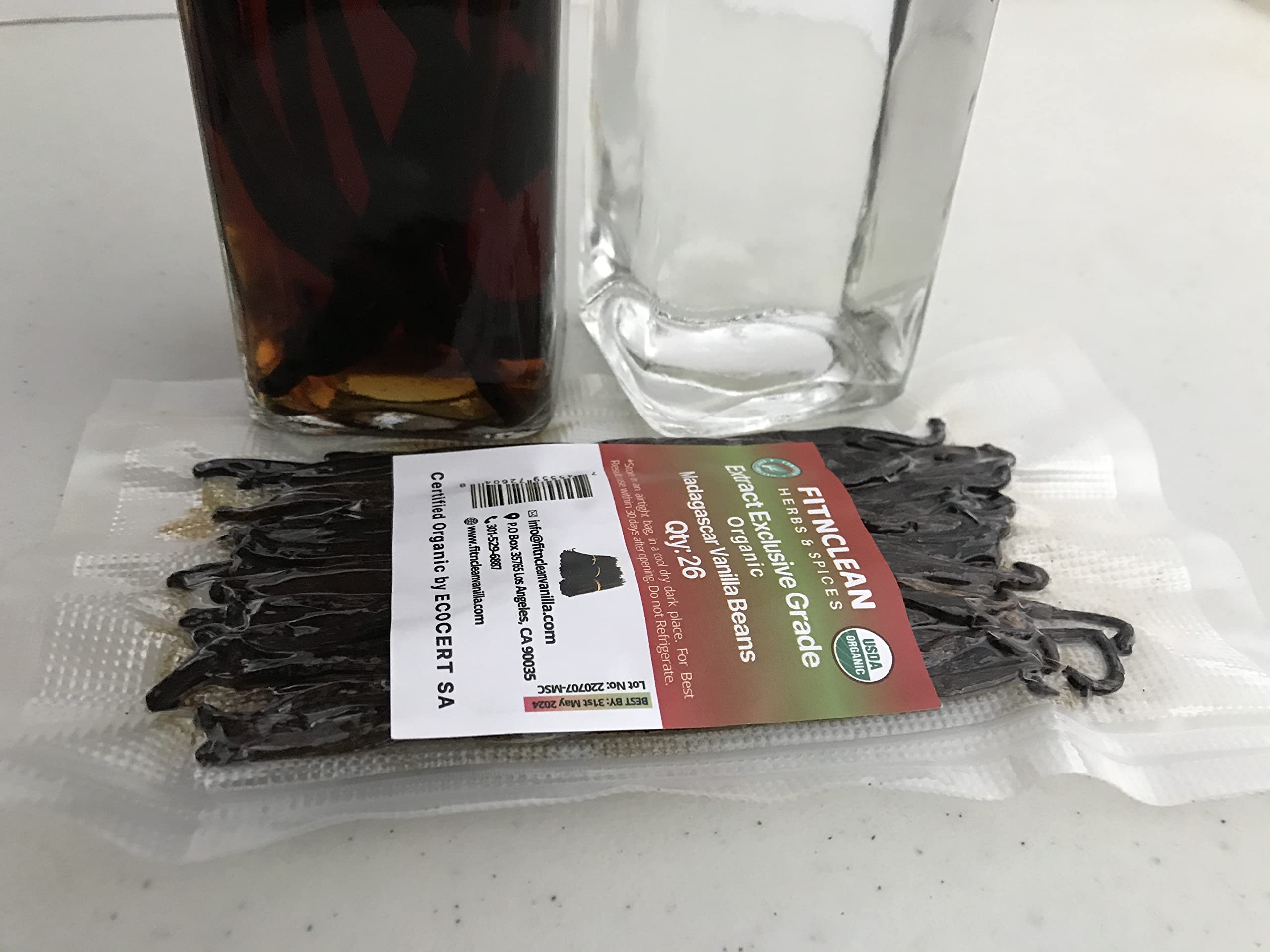 Botella casera con extracto usando vainas FITNCLEAN VANILLA para sabor intenso