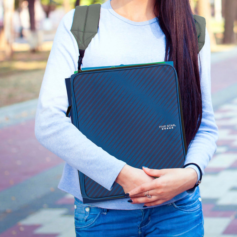 Five Star comparación de tamaño con cuaderno, dimensiones prácticas