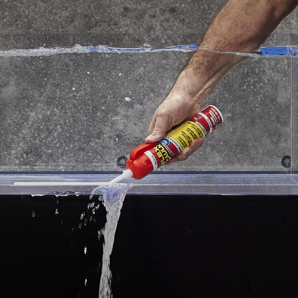 Flex Seal usado en junta de embarcación y automóvil para reparaciones marinas