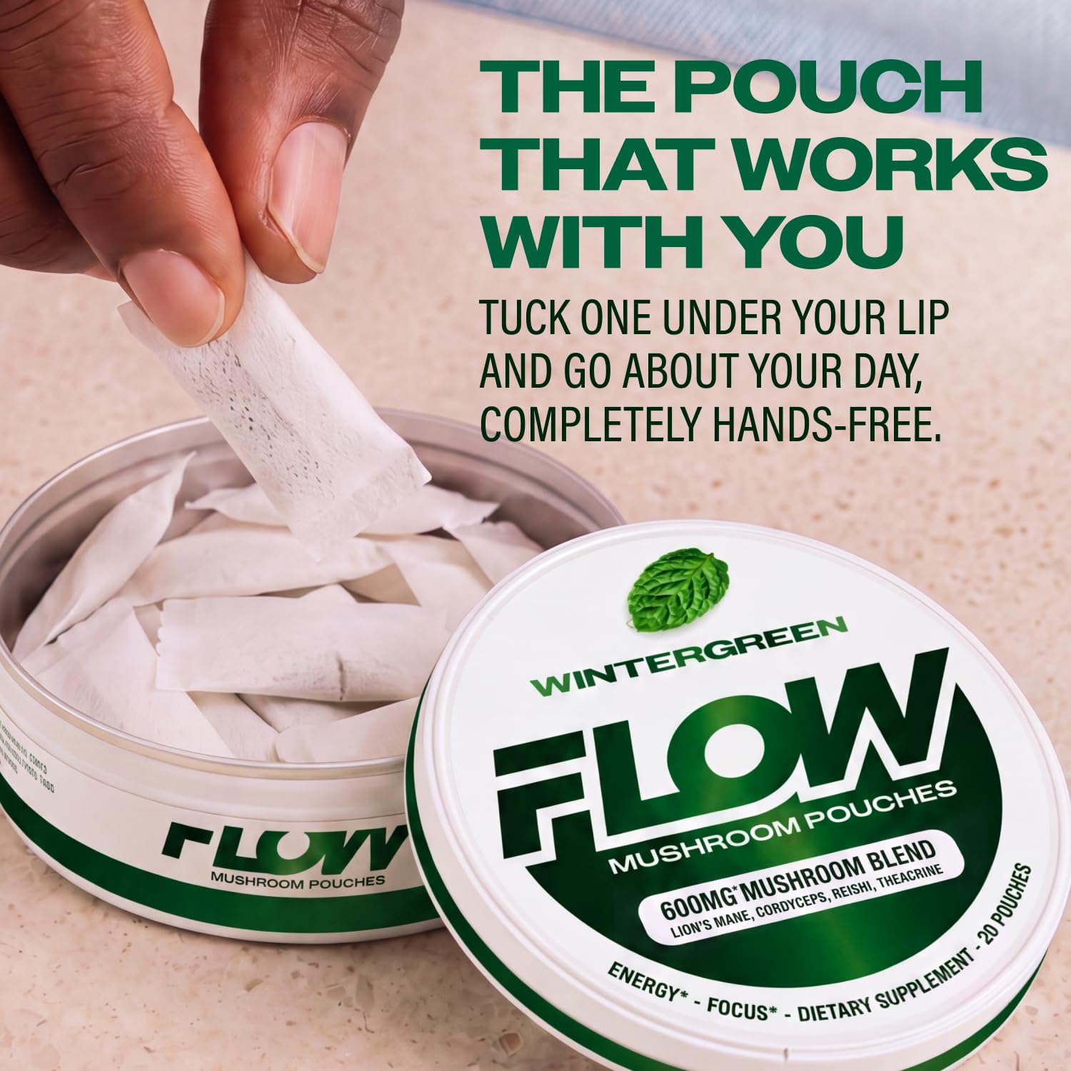 Flow Pouches comparación de tamaño en mano para ver portabilidad