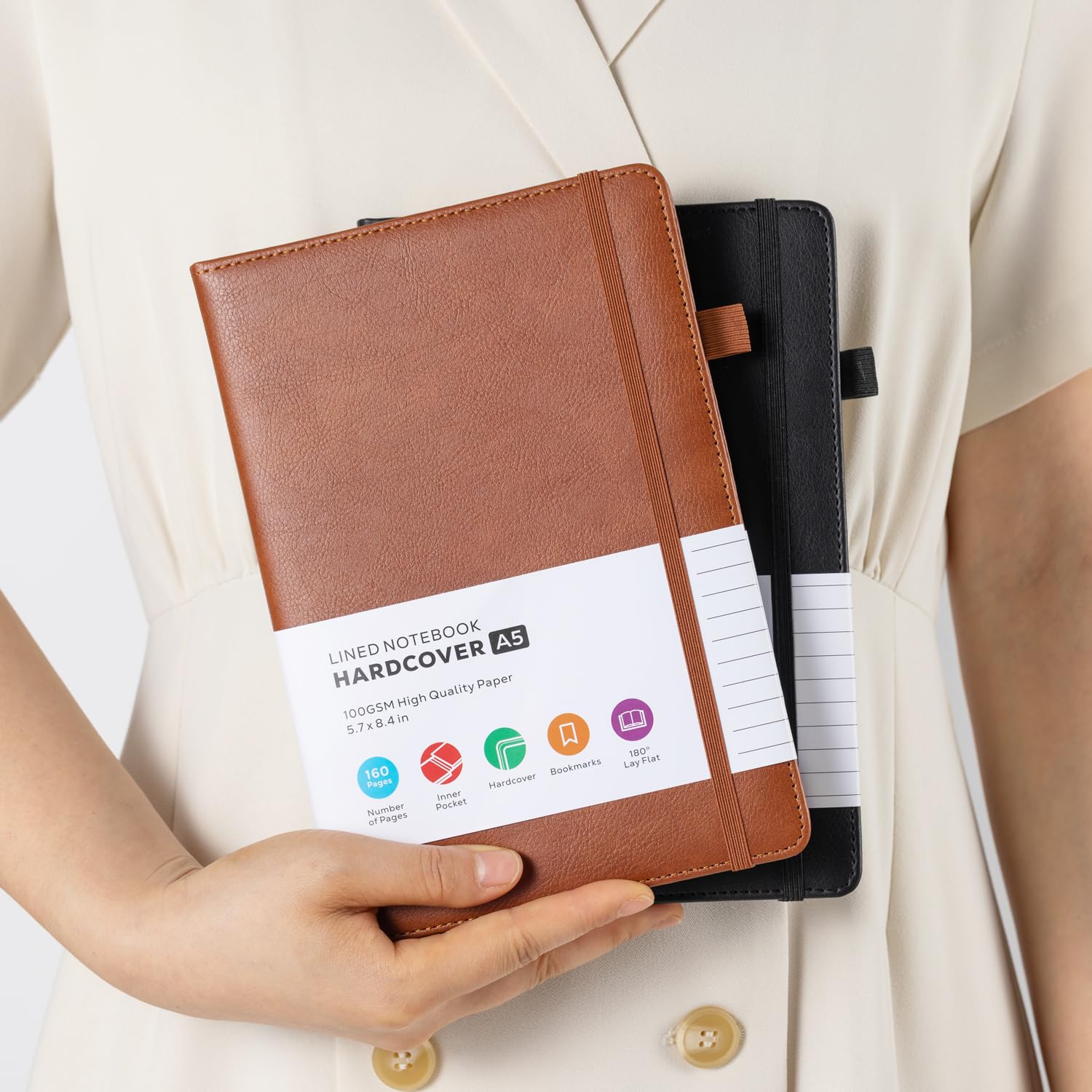 FOCUS DAY cuaderno en mano comparando tamaño A5 portabilidad práctica