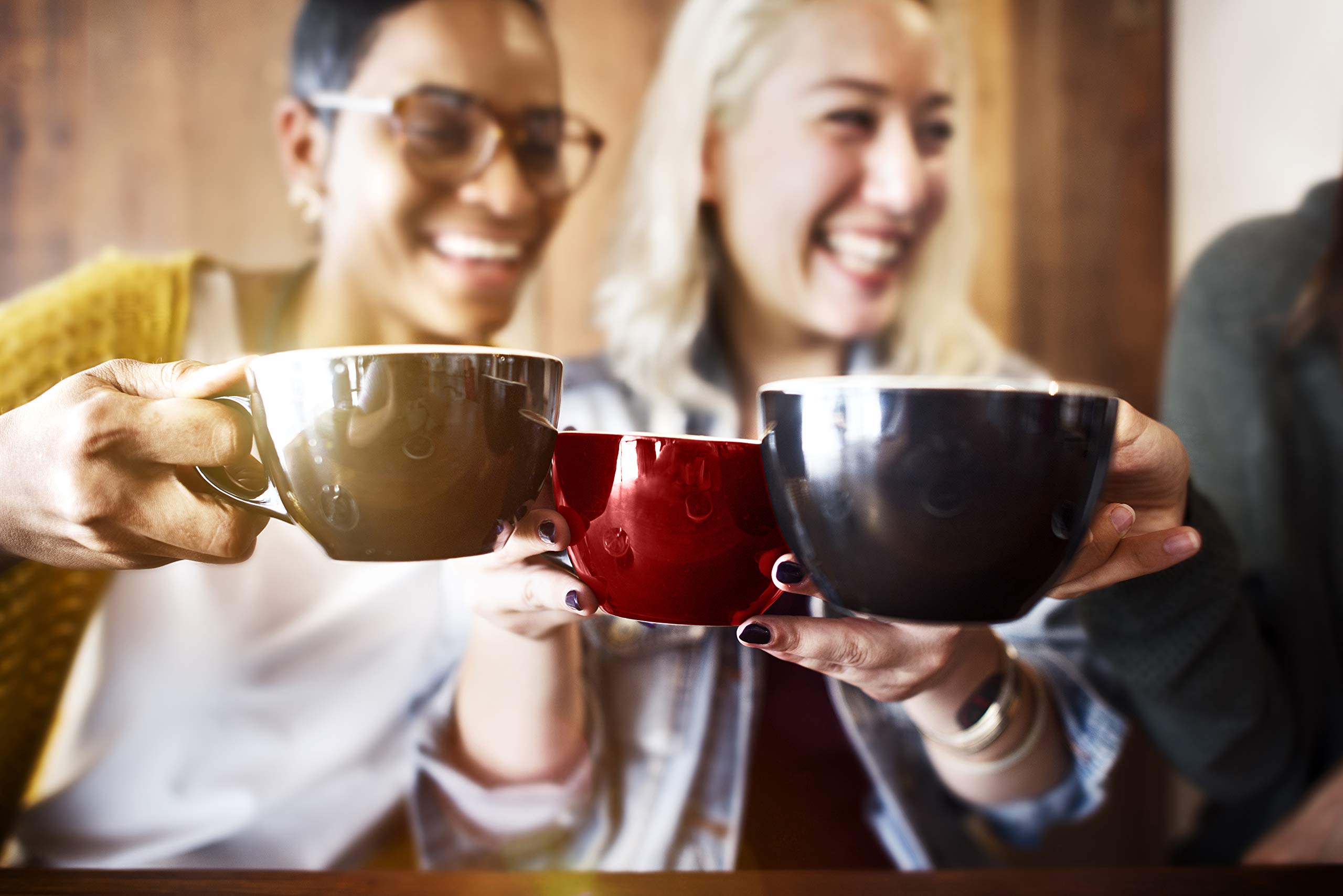 Friendly's cápsula insertada en cafetera Keurig, uso fácil y rápido