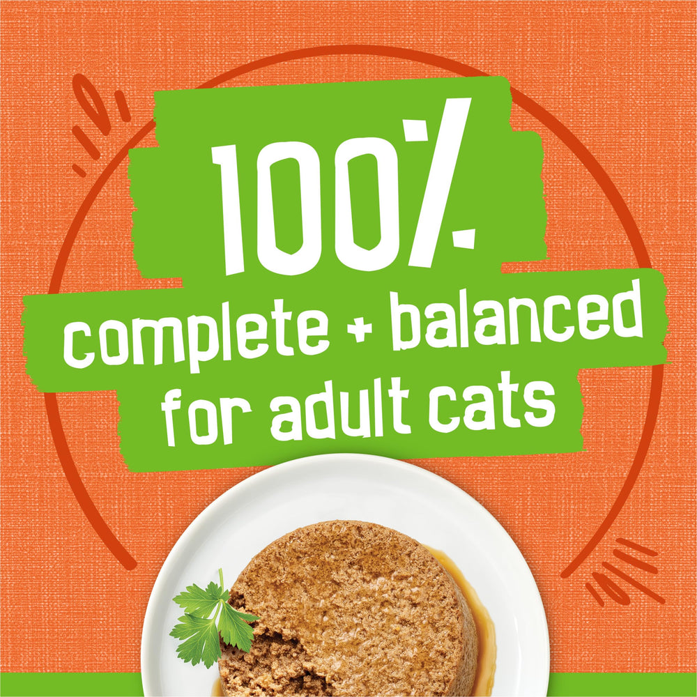 Friskies etiqueta nutricional legible, muestra vitaminas y minerales añadidos