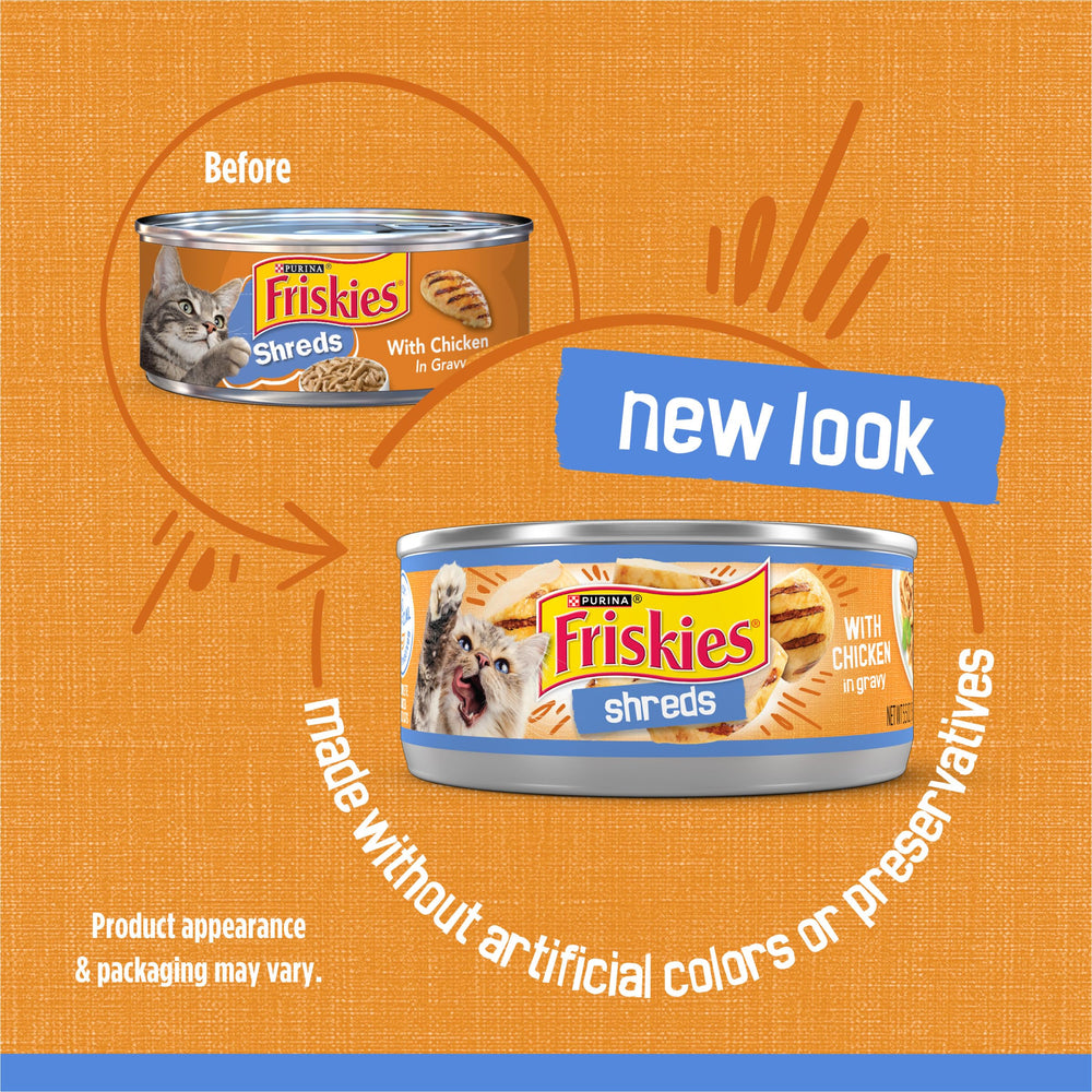 Friskies tiras de pollo desmenuzado en primer plano, textura que incita a comer