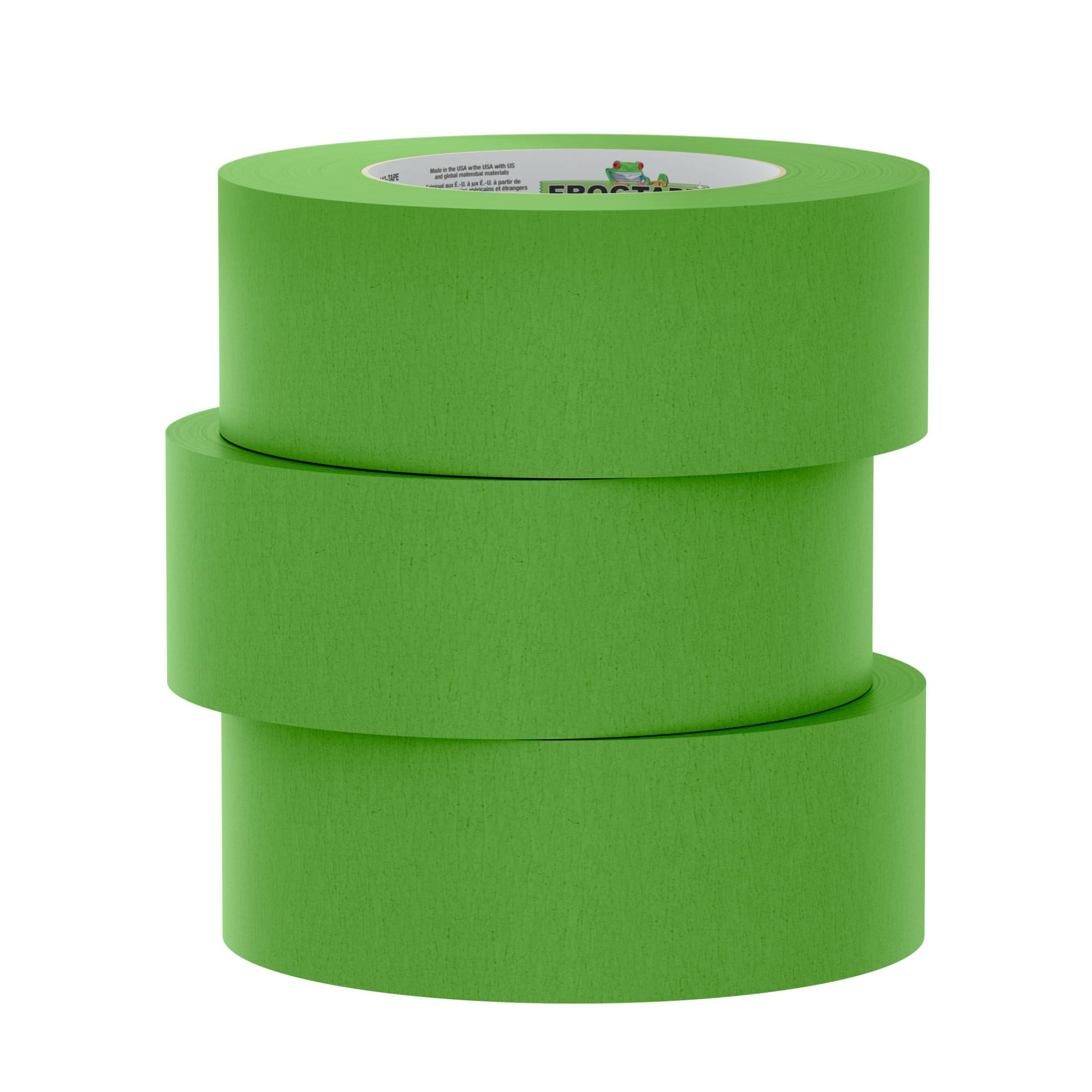 FrogTape manos aplicando cinta en proyecto de bricolaje casero